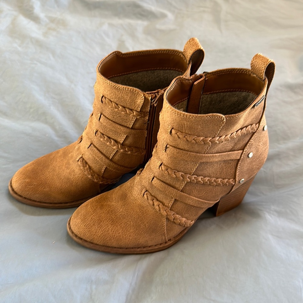 Roxy Mackay Heeled Boots size 8